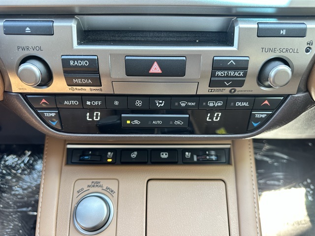 2018 White Lexus ES 350 FWD Sedan