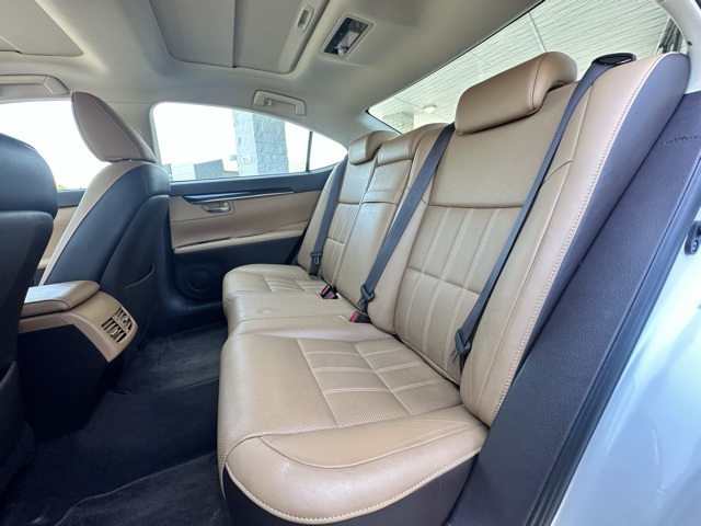 2018 White Lexus ES 350 FWD Sedan