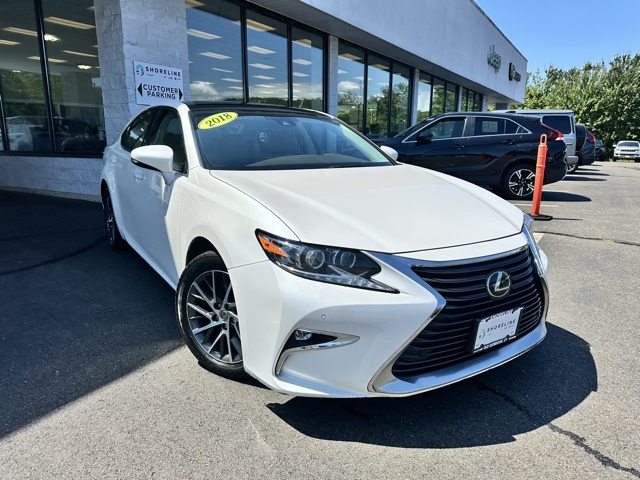 2018 White Lexus ES 350 FWD Sedan
