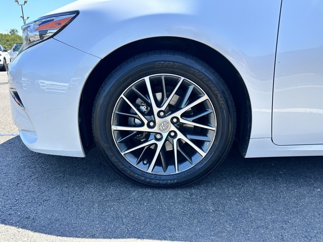 2018 White Lexus ES 350 FWD Sedan