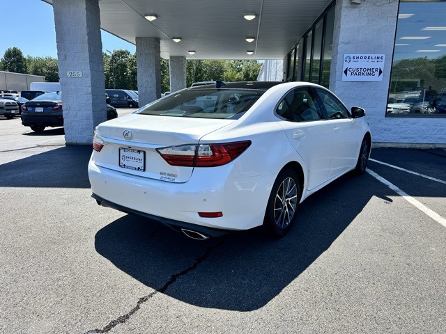 2018 White Lexus ES 350 FWD Sedan