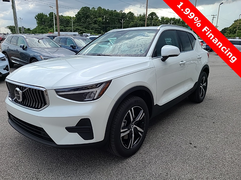 2025 Volvo XC40