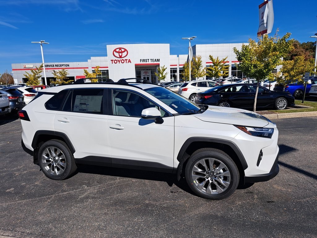2025 Toyota RAV4 XLE Premium photo 4