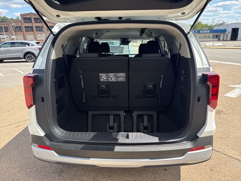 2026 Kia Carnival LX photo 9