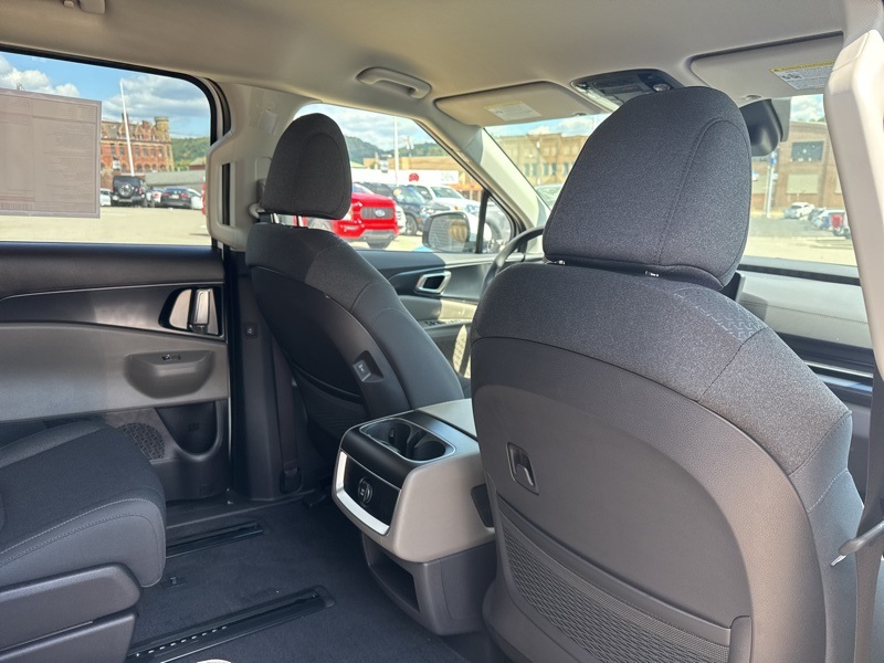 2026 Kia Carnival LX photo 14