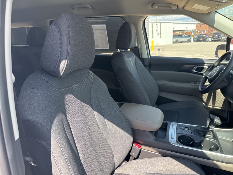 2026 Kia Carnival LX photo 16