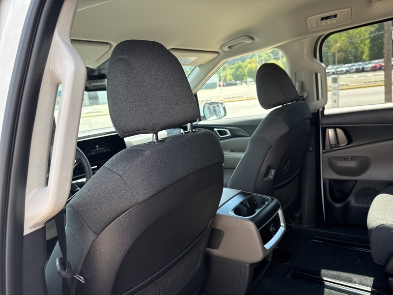 2026 Kia Carnival LX photo 24