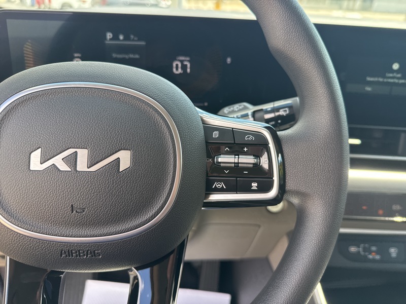 2026 Kia Carnival LX photo 31
