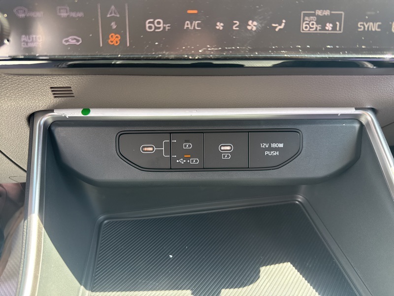 2026 Kia Carnival LX photo 40