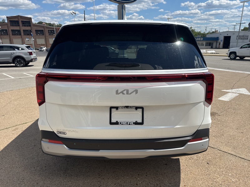 2026 Kia Carnival LX photo 5