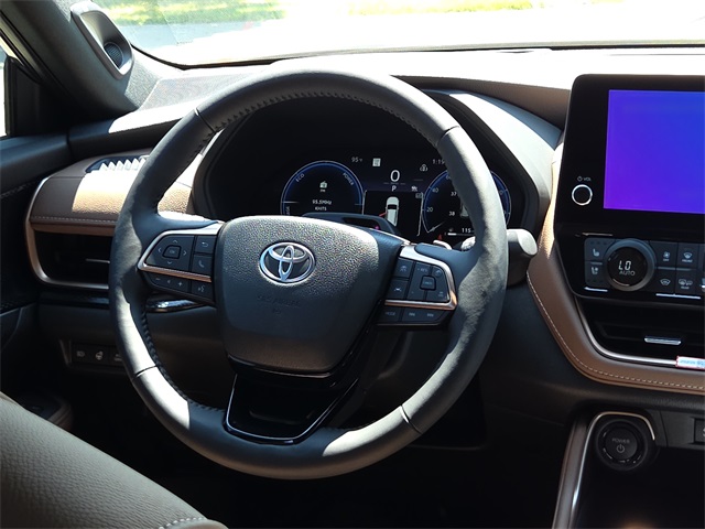 2025 Toyota Highlander Hybrid MAX Platinum photo 12