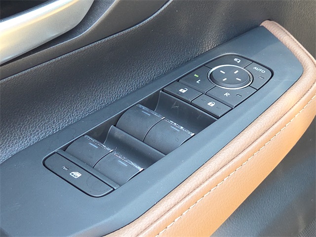 2025 Toyota Highlander Hybrid MAX Platinum photo 17
