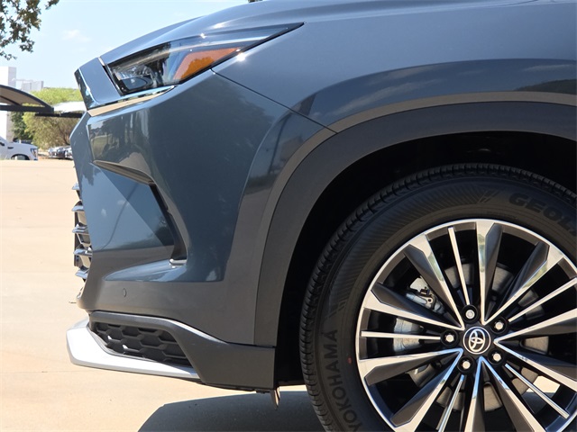 2025 Toyota Highlander Hybrid MAX Platinum photo 5