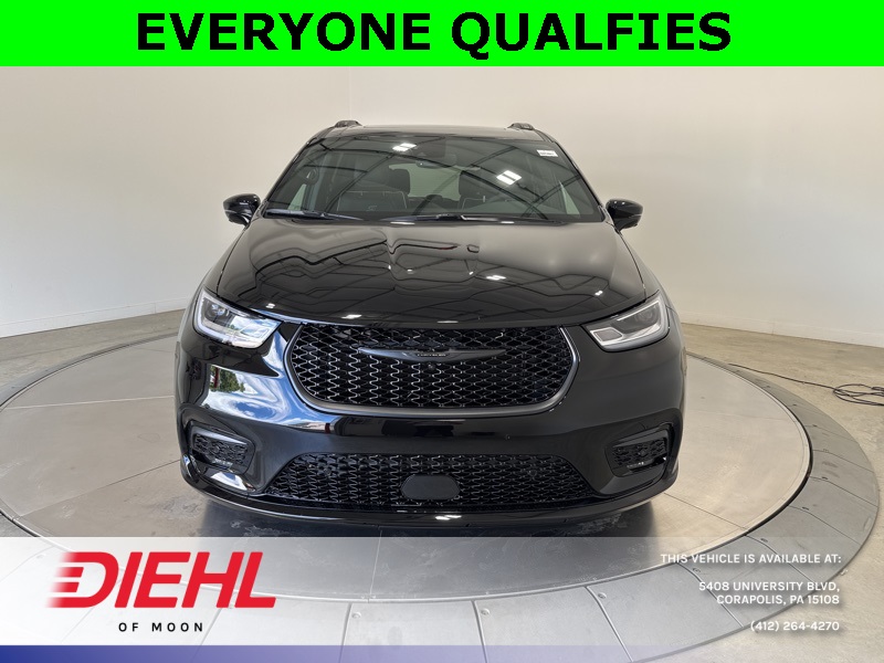 2026 Chrysler Pacifica Limited photo 2