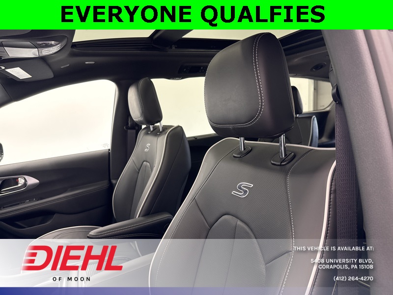 2026 Chrysler Pacifica Limited photo 14