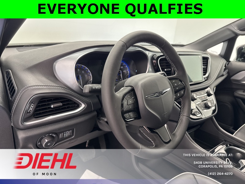 2026 Chrysler Pacifica Limited photo 16