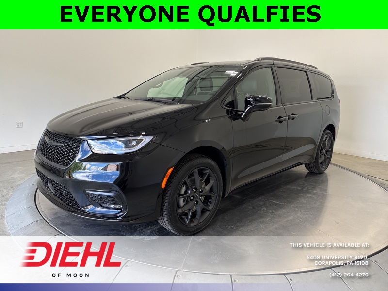 2026 Chrysler Pacifica Limited photo 3