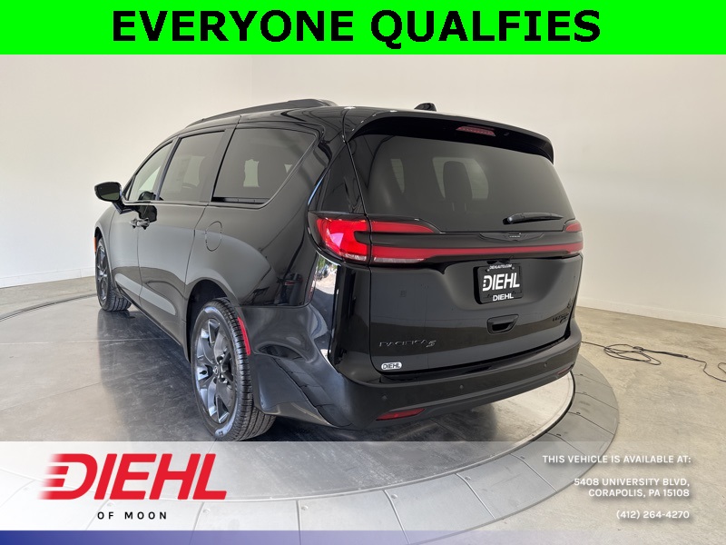 2026 Chrysler Pacifica Limited photo 5