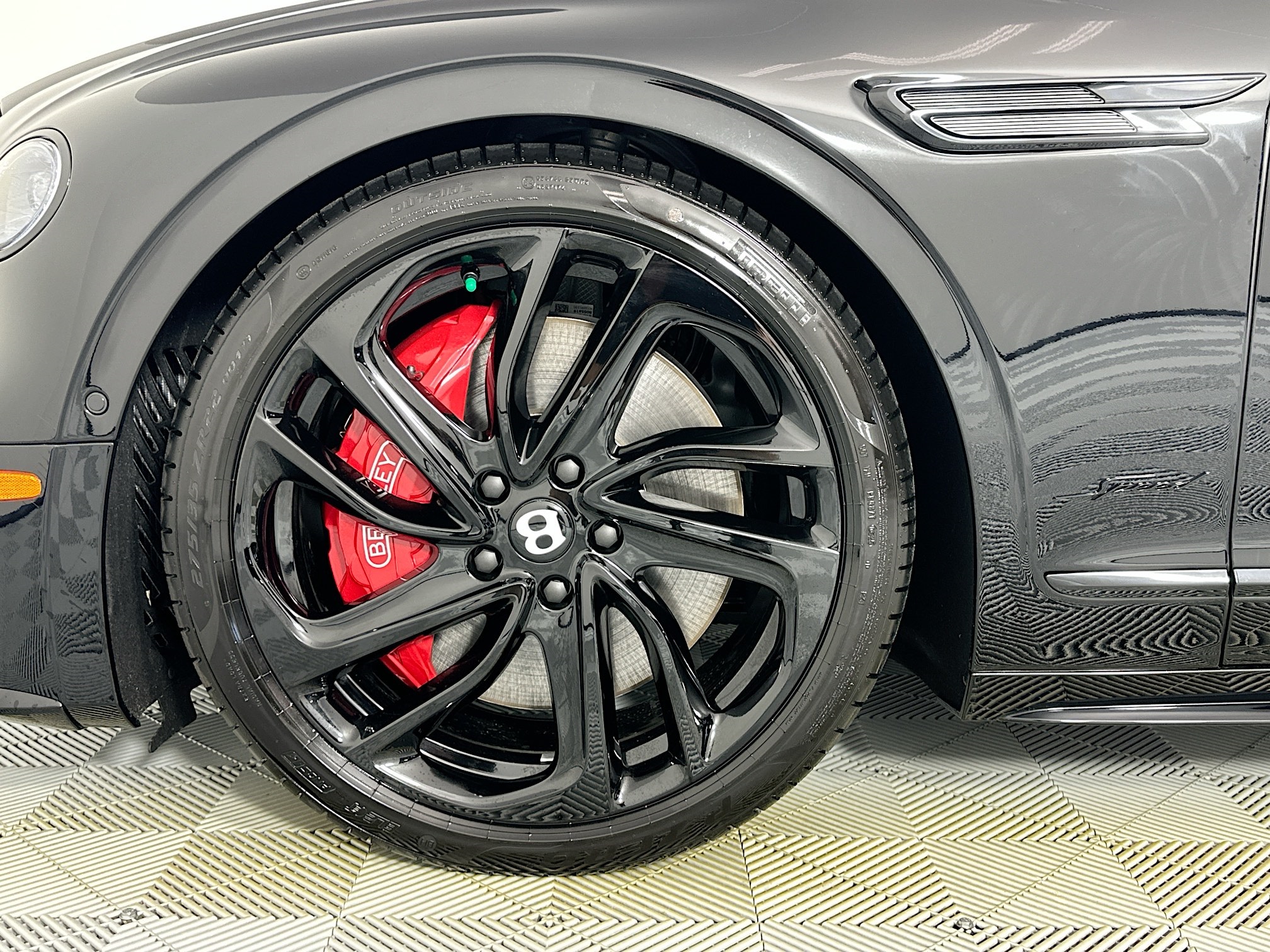 new 2025 Bentley Flying Spur car