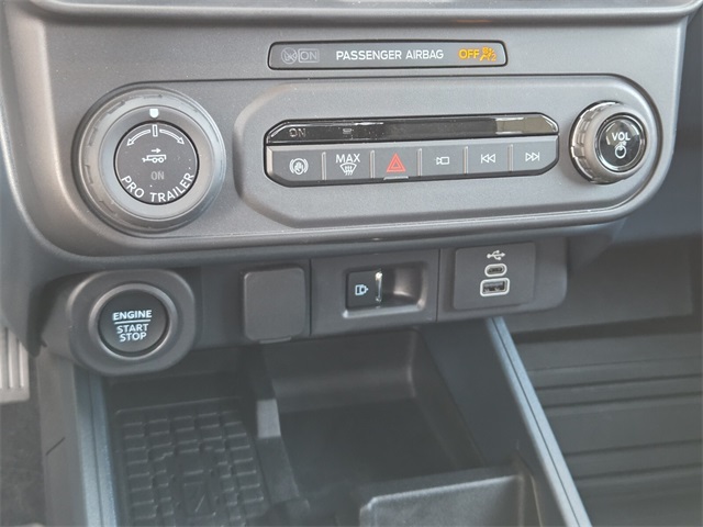 New 2025 Ford Maverick Lobo High 4D Crew Cab