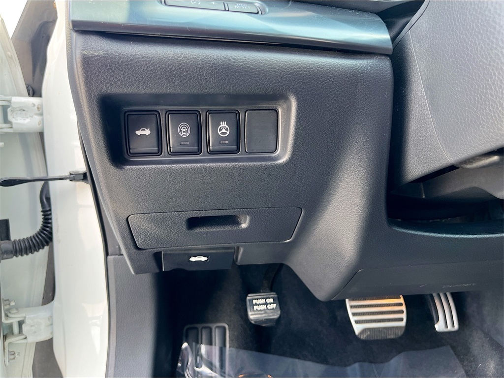 2022 Nissan Maxima SR photo 10