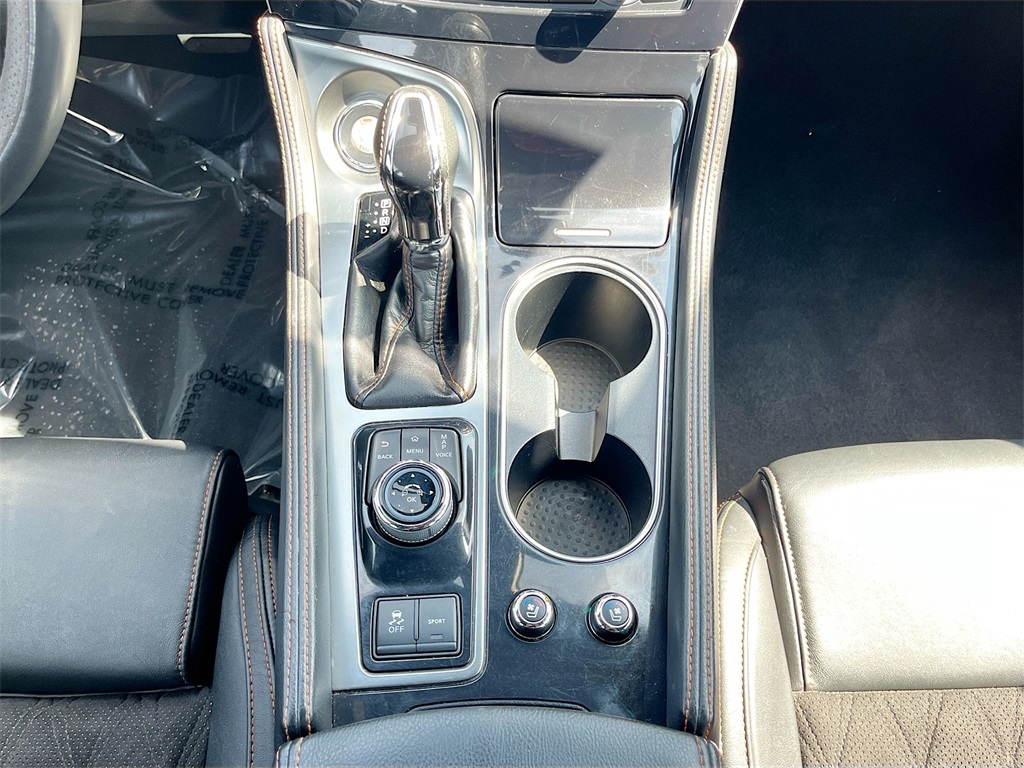 2022 Nissan Maxima SR photo 17