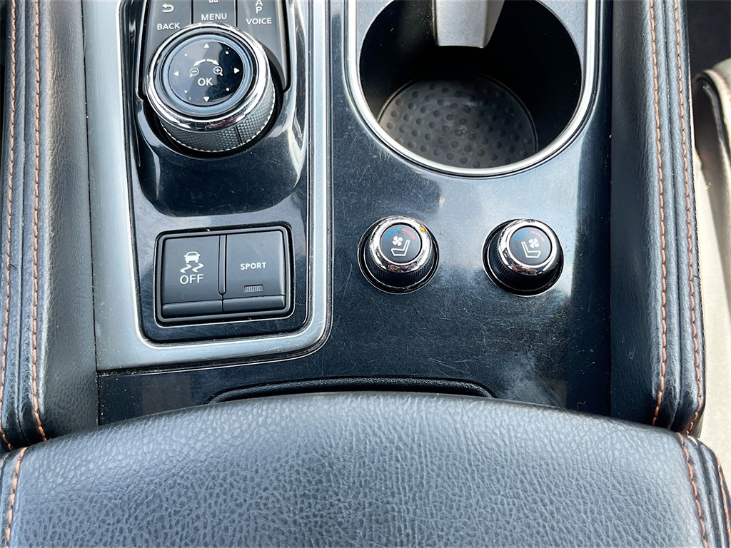 2022 Nissan Maxima SR photo 21