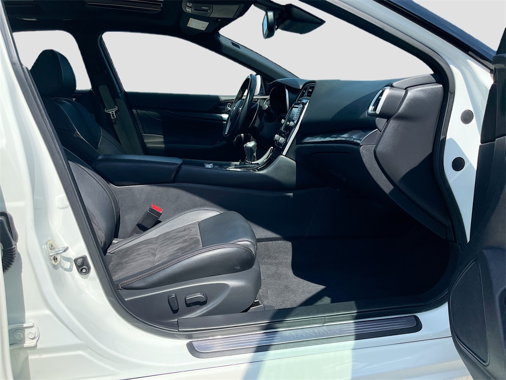 2022 Nissan Maxima SR photo 30