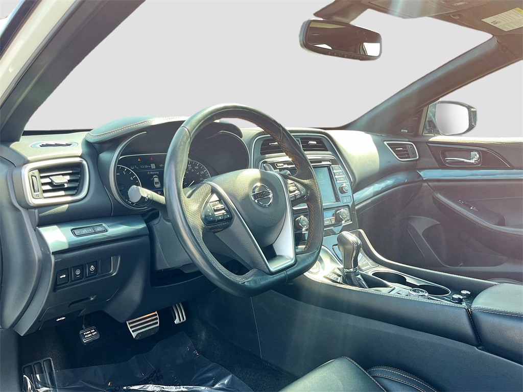 2022 Nissan Maxima SR photo 9