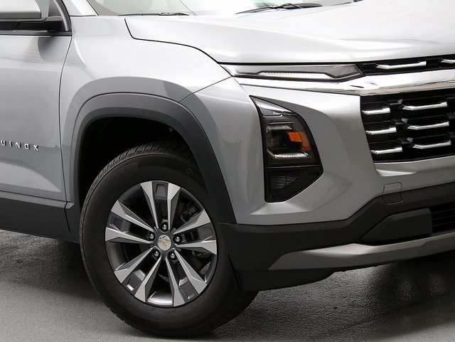 2026 Chevrolet Equinox LT photo 3