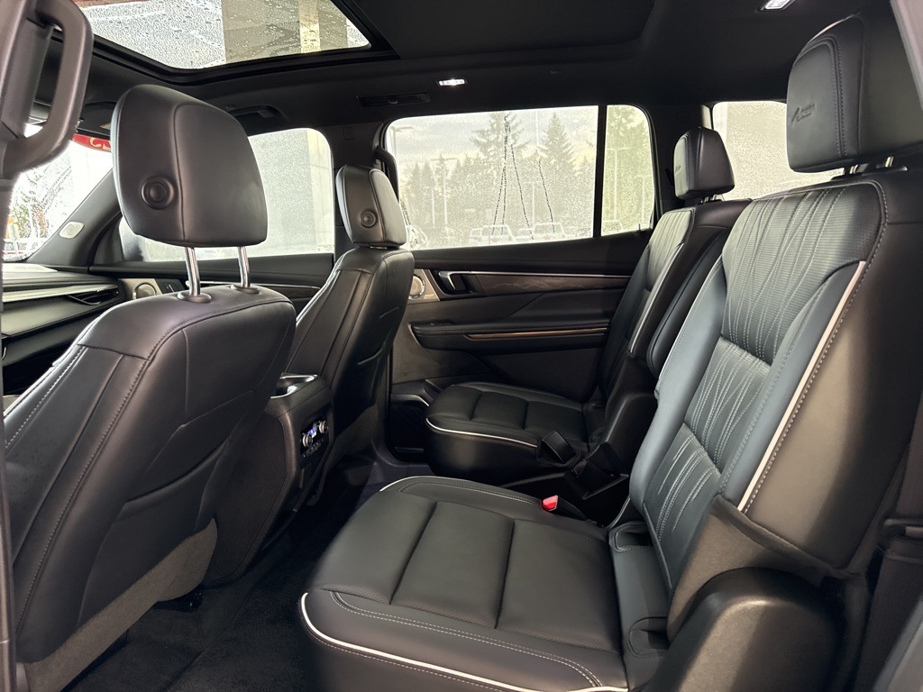 Used 2025 Buick Enclave SUV