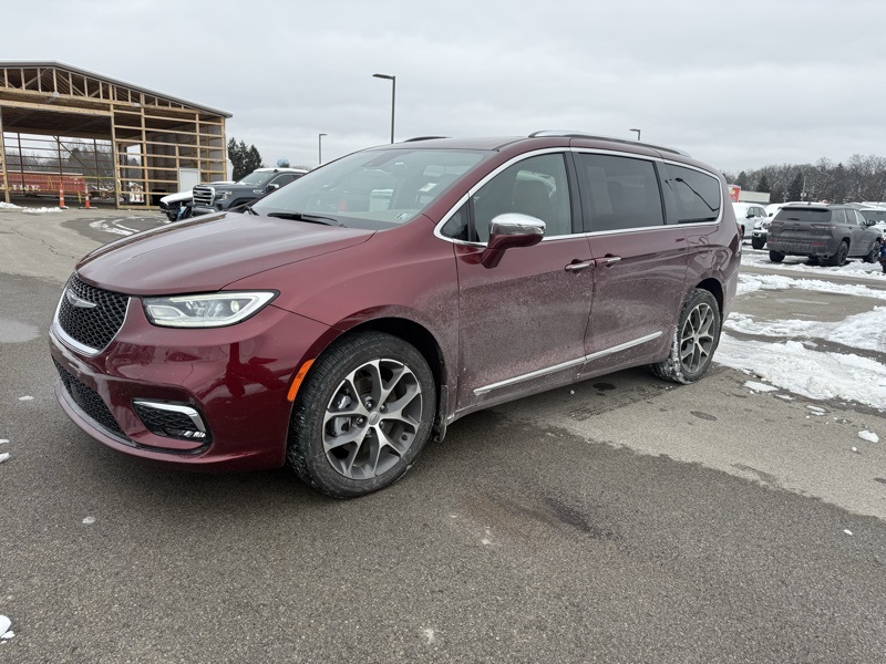 2021 Chrysler Pacifica Limited photo 2