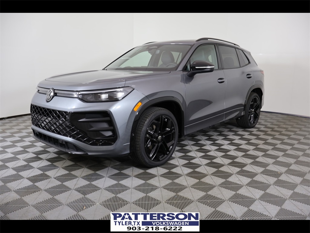 2026 Volkswagen Tiguan SE R-LINE BLACK's photo