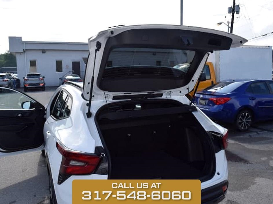 2025 Summit White Chevrolet Trax 2RS FWD SUV
