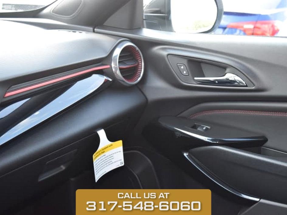 2025 Summit White Chevrolet Trax 2RS FWD SUV