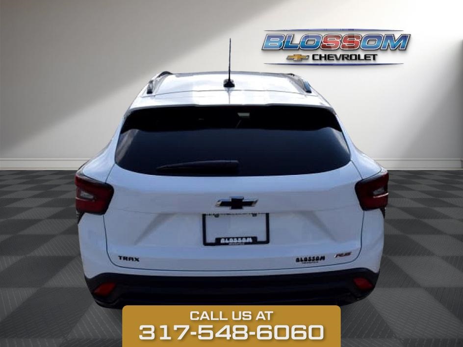 2025 Summit White Chevrolet Trax 2RS FWD SUV