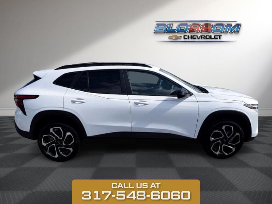 2025 Summit White Chevrolet Trax 2RS FWD SUV