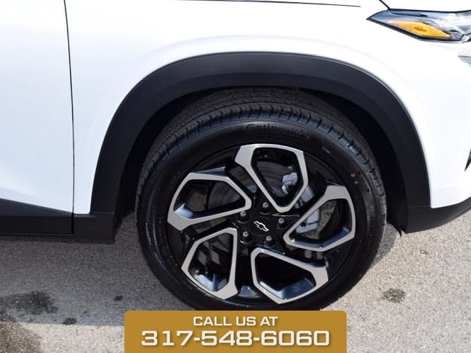 2025 Summit White Chevrolet Trax 2RS FWD SUV