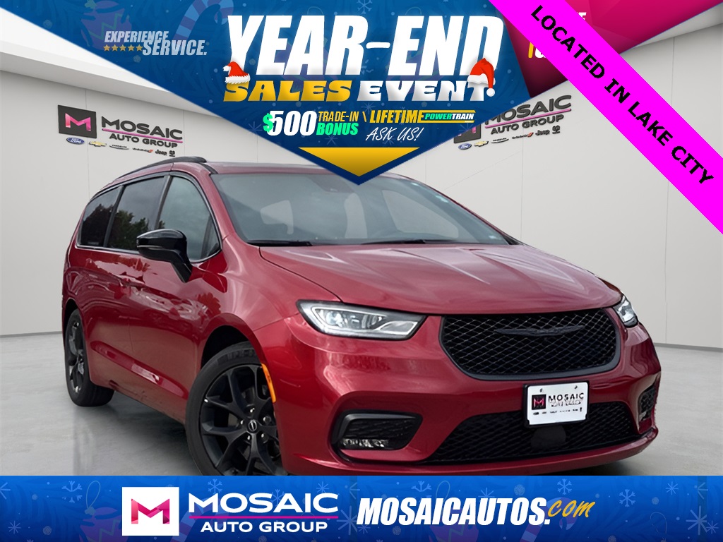 Used 2025 Chrysler Pacifica Limited Vans