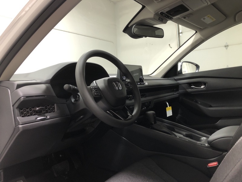 2025 Honda Accord LX photo 17