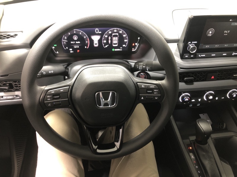 2025 Honda Accord LX photo 22