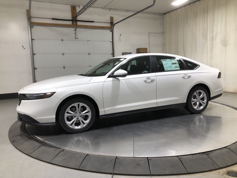 2025 Honda Accord LX photo 4
