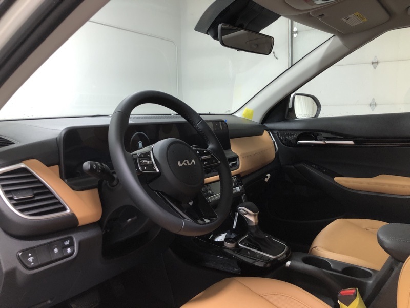 2026 Kia Seltos EX photo 18