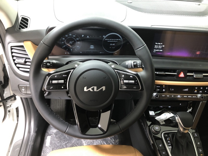 2026 Kia Seltos EX photo 24