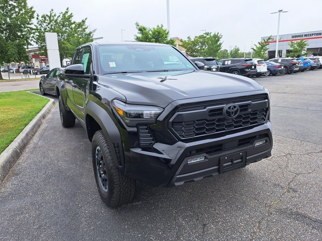 2025 Toyota Tacoma TRD Off-Road Double Cab photo 3
