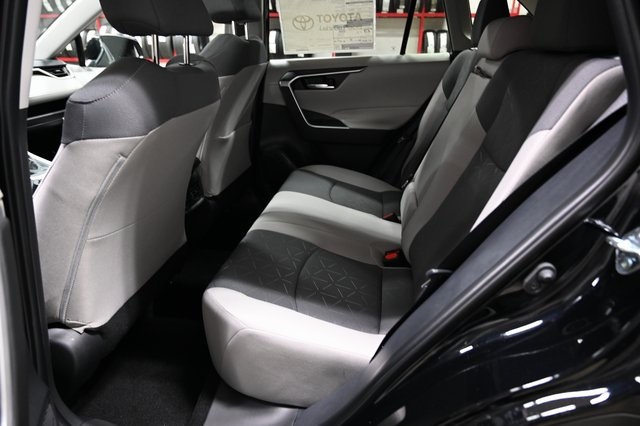 2025 Toyota RAV4 XLE photo 2