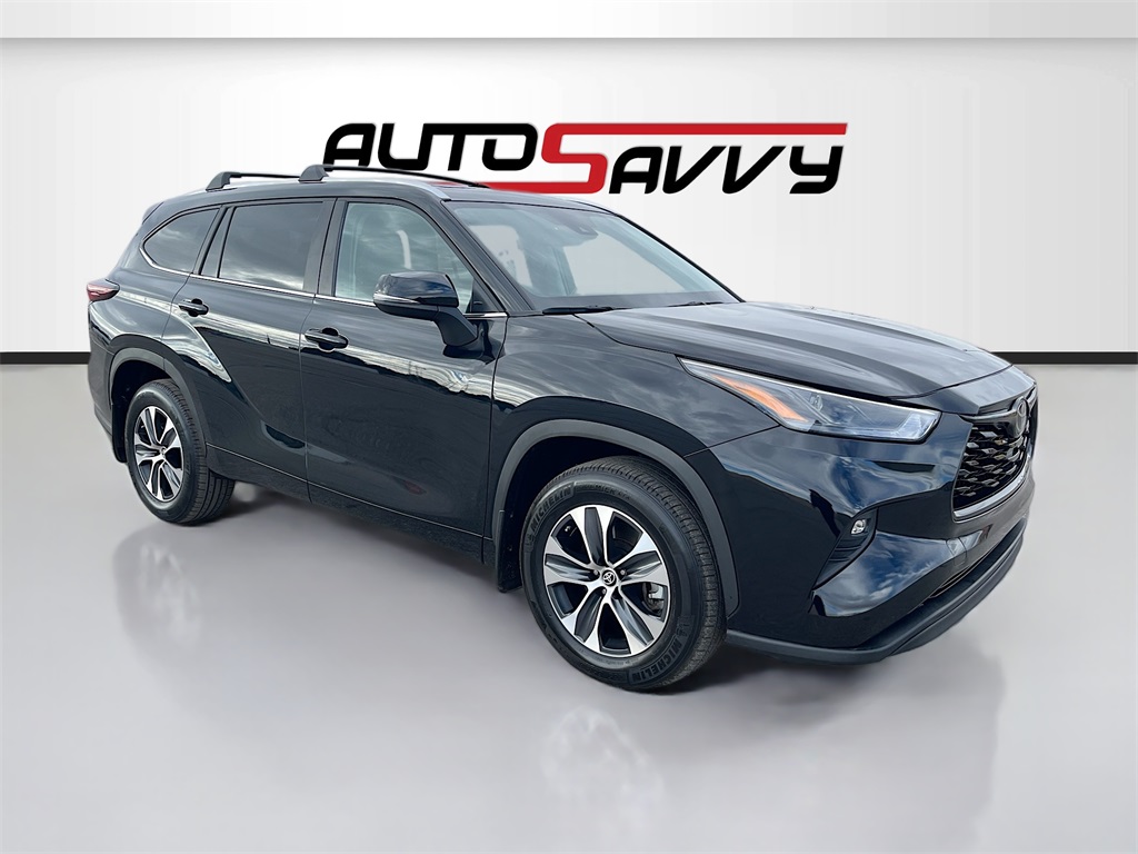 2024 Toyota Highlander XLE's photo