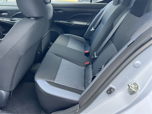 2025 Nissan Versa 1.6 SV photo 14