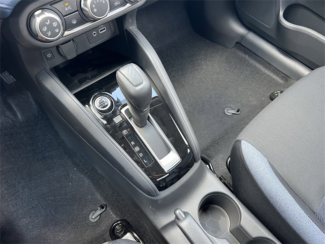 2025 Nissan Versa 1.6 SV photo 6