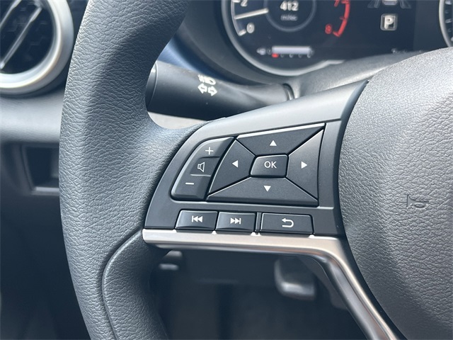 2025 Nissan Versa 1.6 SV photo 9
